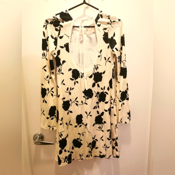 Flower dress - Picture 2 of 3